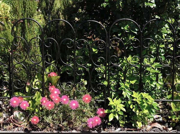 Fences for gardens and lawns